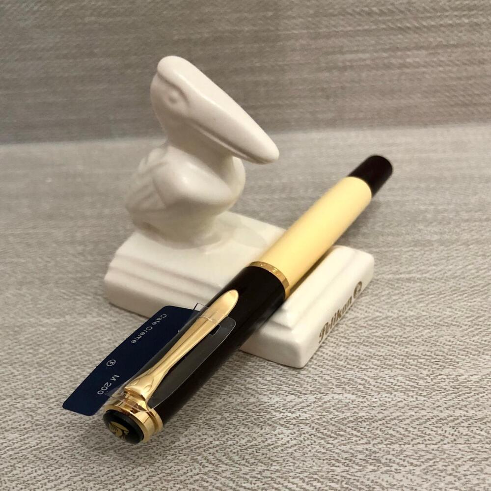 Pelikan Small Bird Ceramic Pen Holder