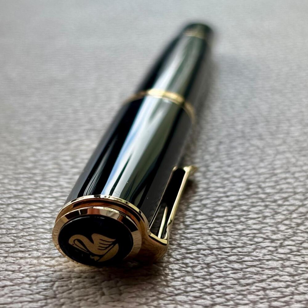 Pelikan M400 Solid Black Fountain Pen (OLD LOGO)