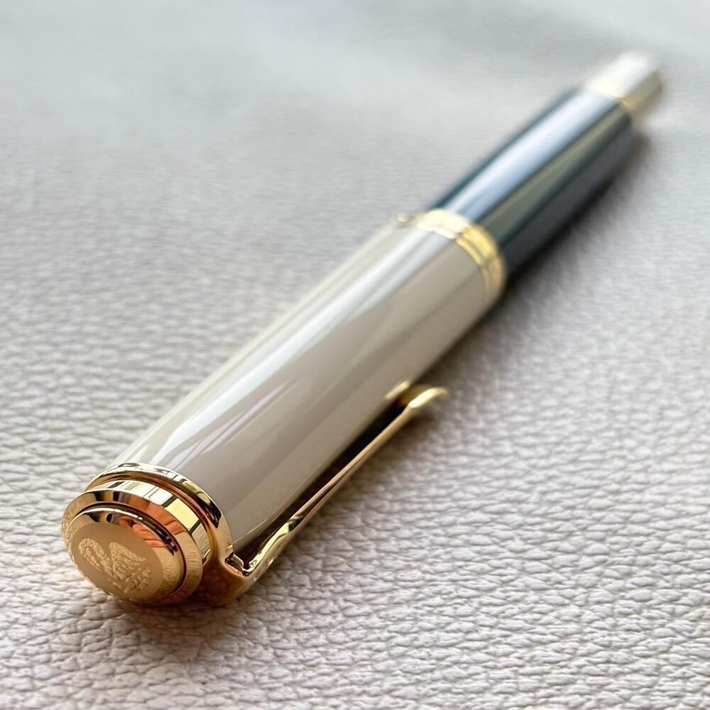 Pelikan M800 Cream Blue Fountain Pen Special Edition