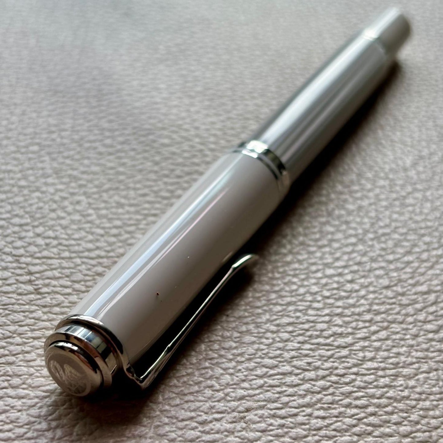 Pelikan M405 Silver White Fountain Pen