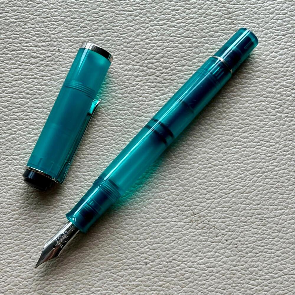 Pelikan M205 Apatite Fountain Pen Set Special Edition