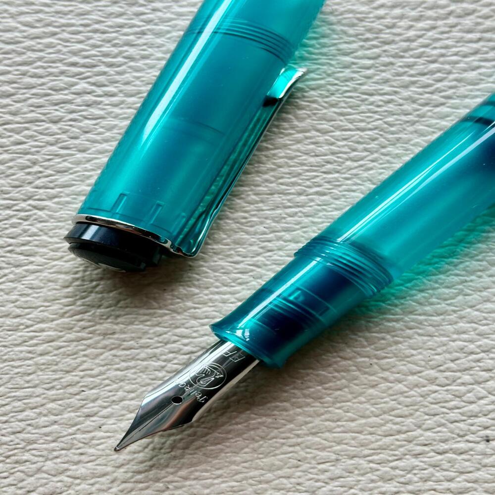 Pelikan M205 Apatite Fountain Pen Set Special Edition