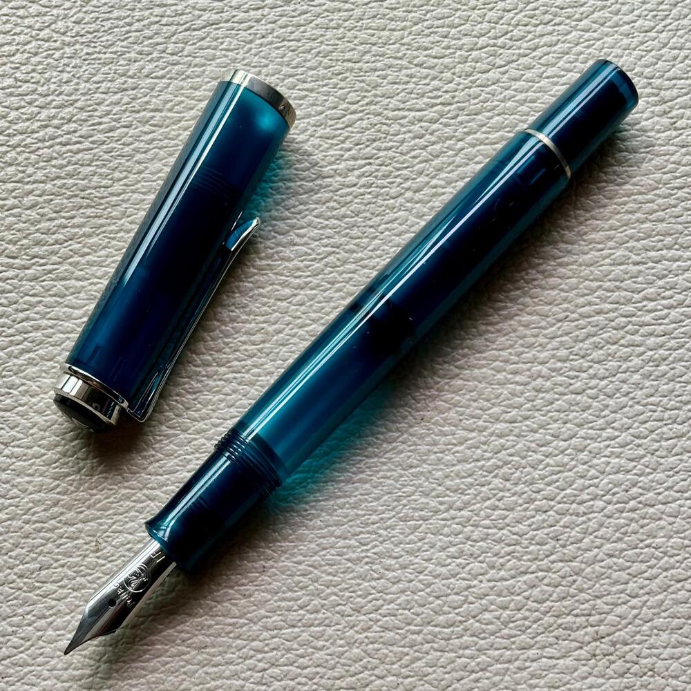 Pelikan M205 Aquamarine Fountain Pen Set