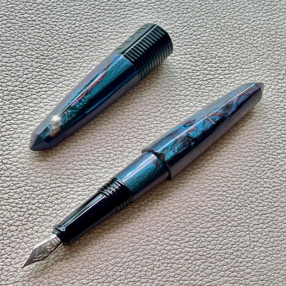 Benu Chameleon Bossy Fountain Pen Discontinued