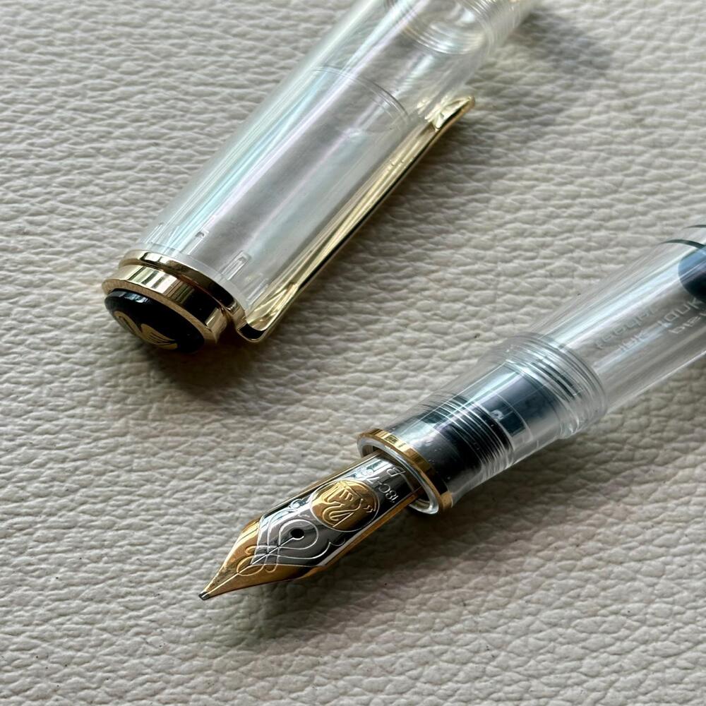 Pelikan M800 "English Character" Demonstrator Fountain Pen Special Edition 2008