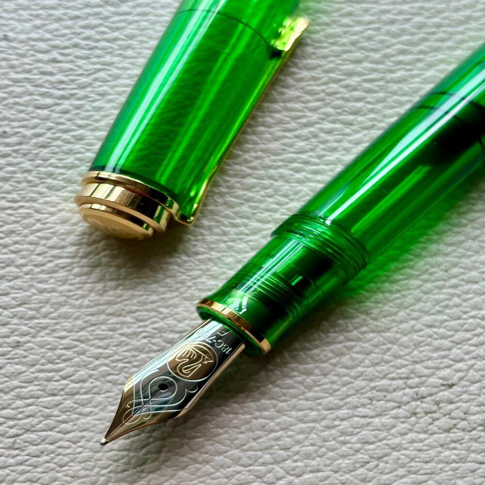 Pelikan M800 Green Demonstrator Fountain Pen Special Edition 2023