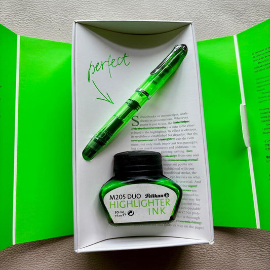 Pelikan M205 Green Highlighter Fountain Pen Set Special Edition.