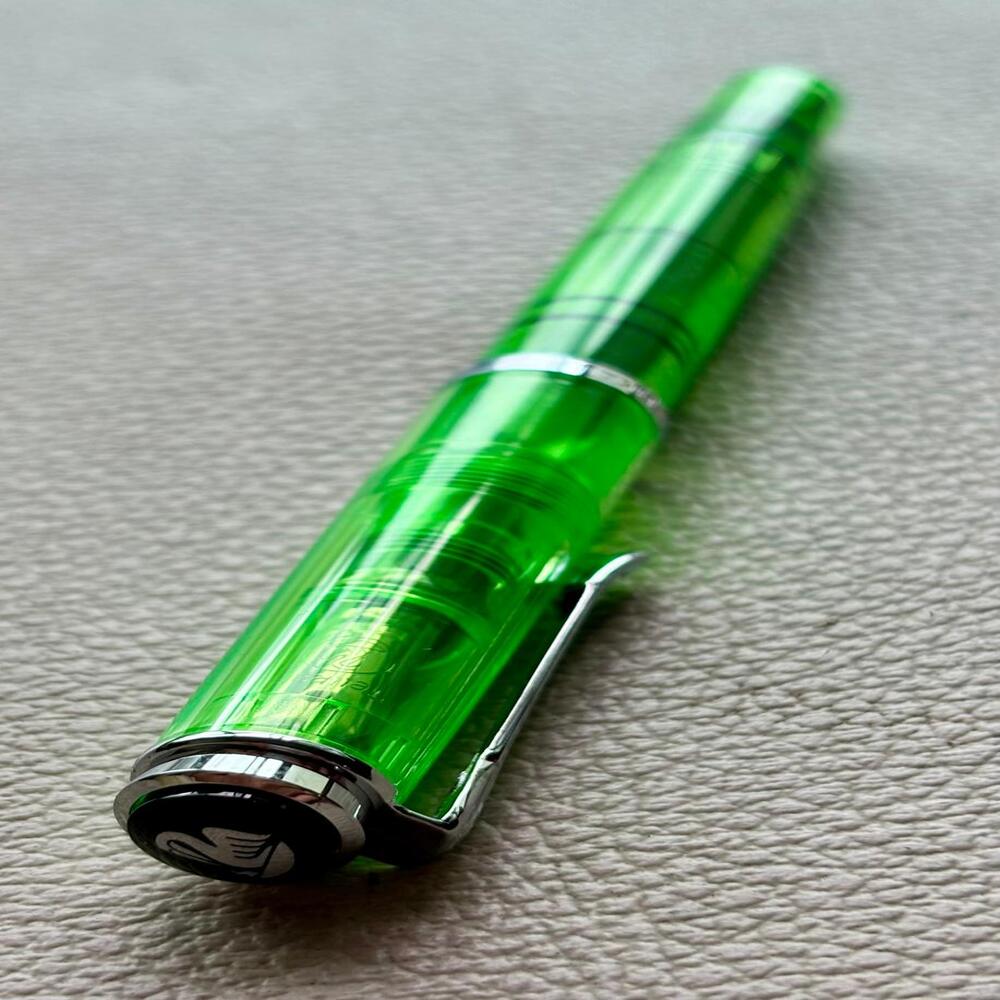 Pelikan M205 Green Highlighter Fountain Pen Set Special Edition.