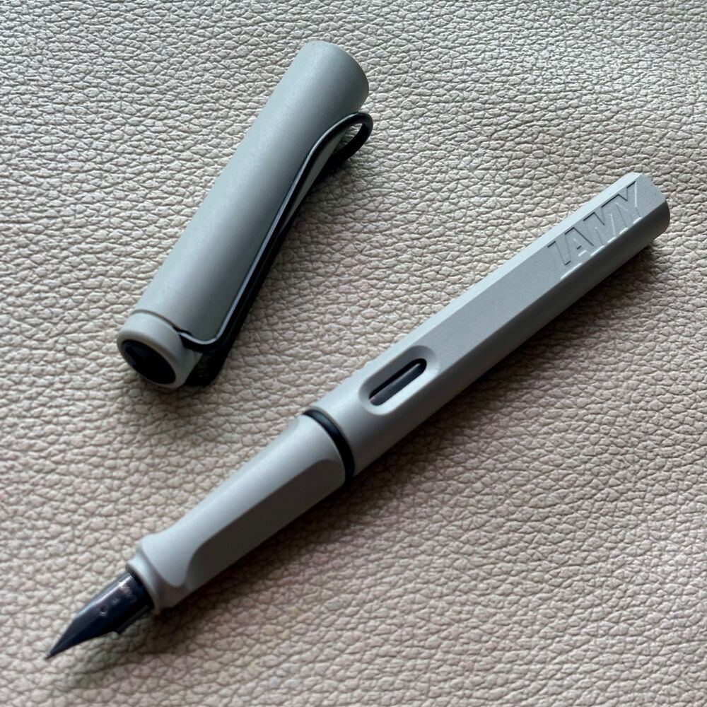 Lamy Grey Matte (Griso) black Clip Safari Fountain Pen Discontinued