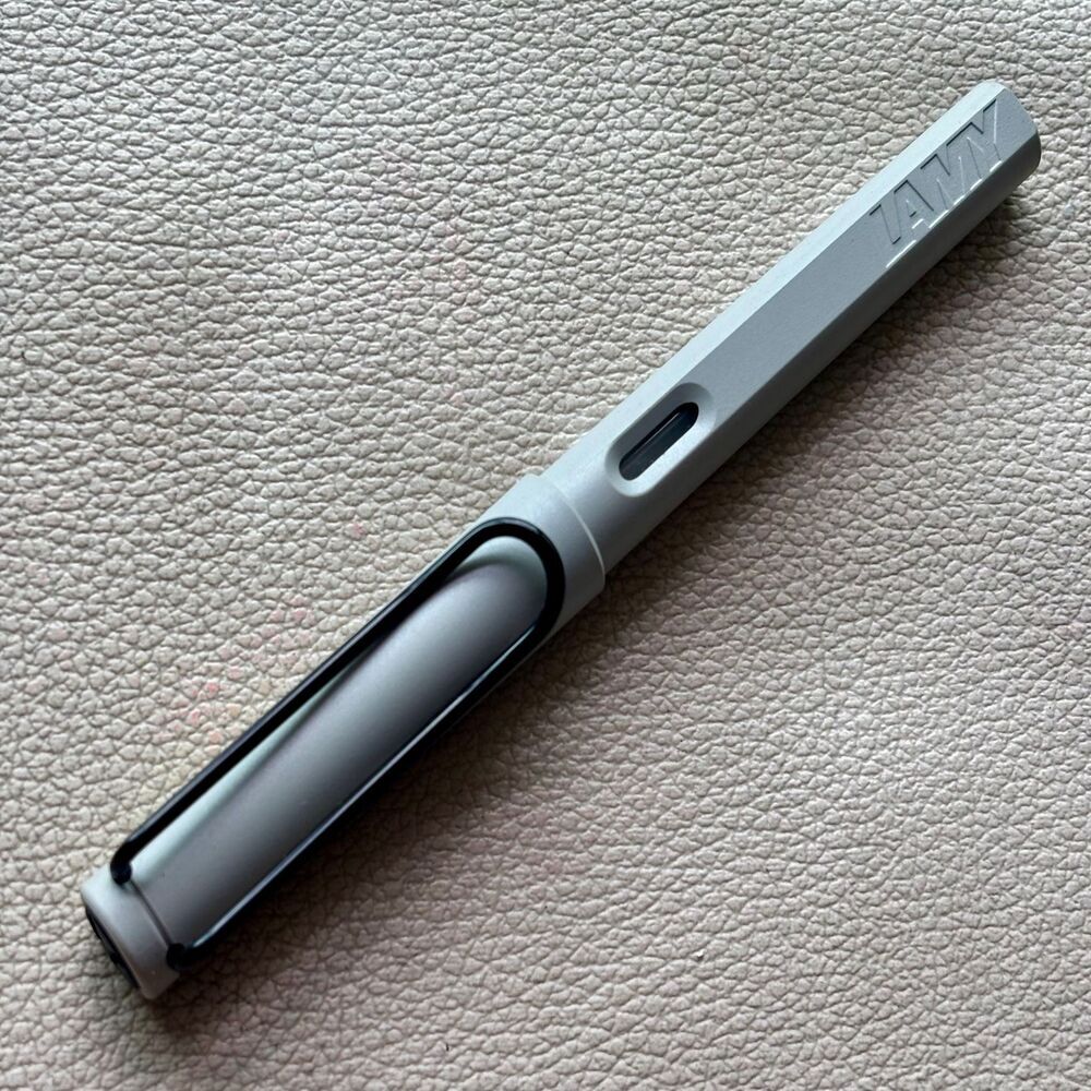 Lamy Grey Matte (Griso) black Clip Safari Fountain Pen Discontinued