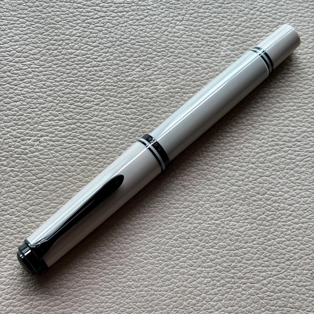 Pelikan M670 Warm Grey Fountain Pen Special Edition