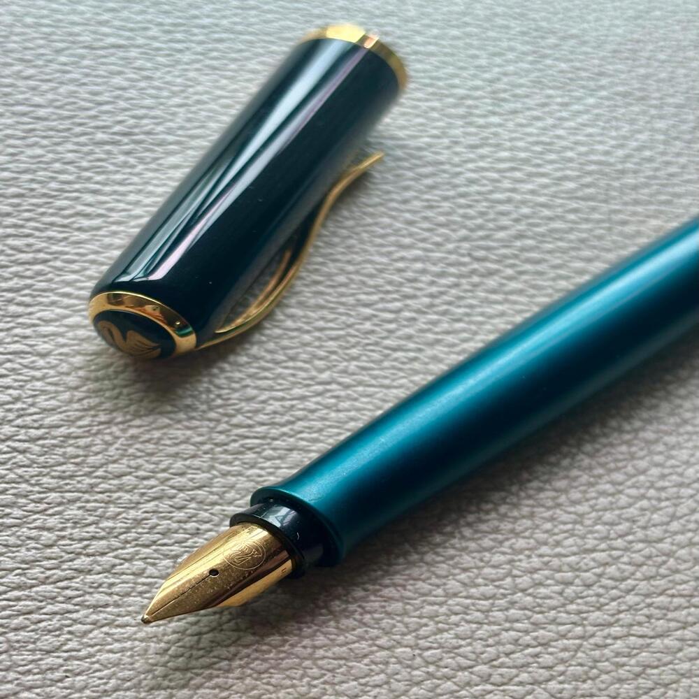Pelikan P360 Epoch Emerald Green Fountain Pen VERY RARE