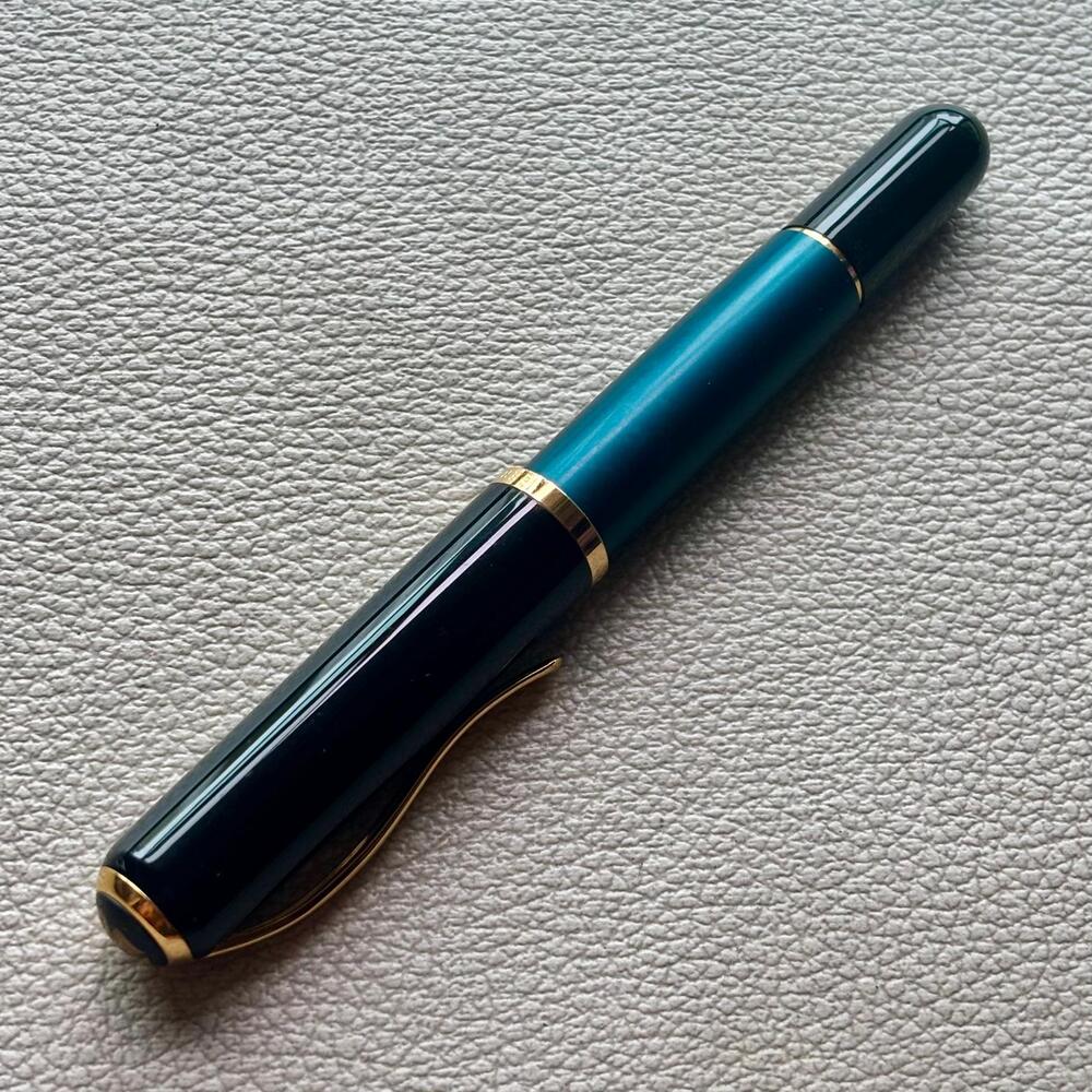 Pelikan P360 Epoch Emerald Green Fountain Pen VERY RARE