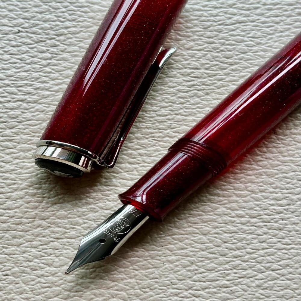 Pelikan M205 Star Ruby Fountain Pen Set Special Edition