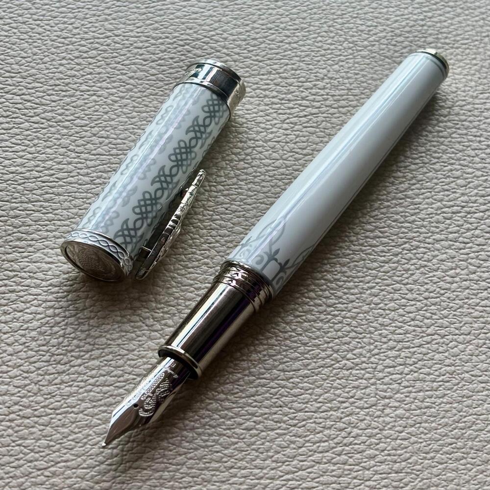 Montegrappa Games of Thrones Stark Fountain Pen