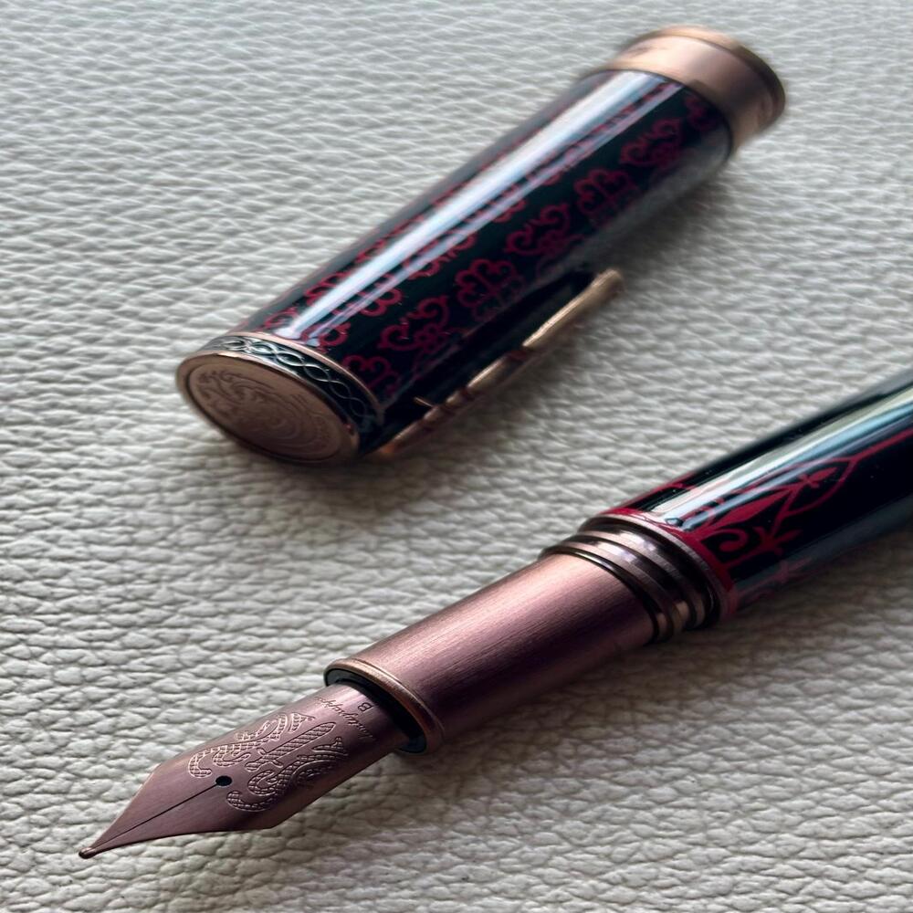 Montegrappa Games of Thrones Targaryen Fountain Pen