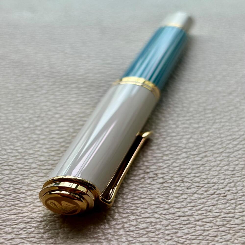 Pelikan M600 Turquoise White Fountain Pen Special Edition