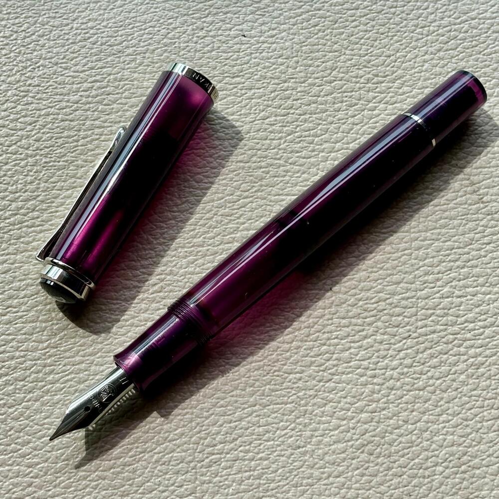 Pelikan M205 Amethyst Fountain Pen Set Special Edition