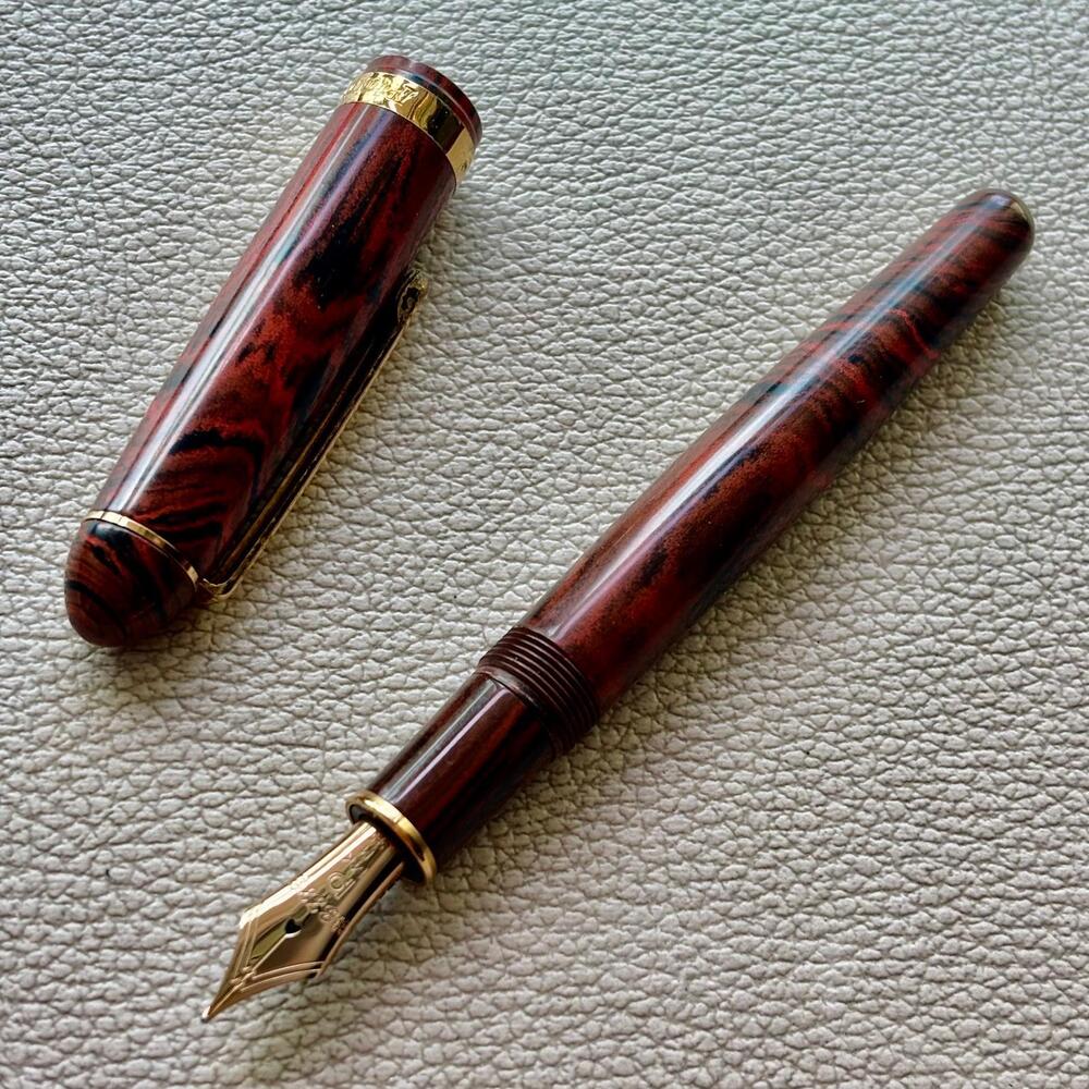 Platinum 3776 Ebonite Marble with Gold Plated trim Fountain Pen 14k Gold nib Discontinued