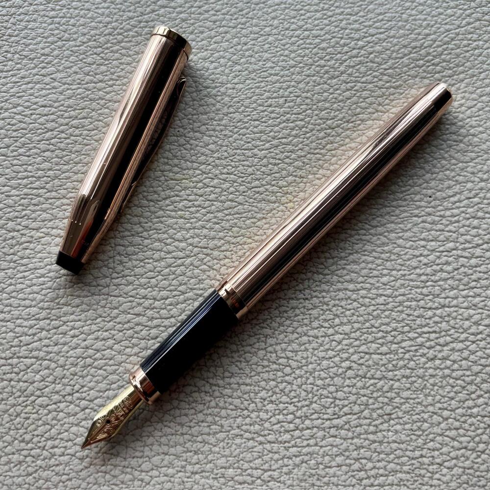 Cross Century 2 Rose Gold Fountain Pen 18k Gold Nib Discontinued.