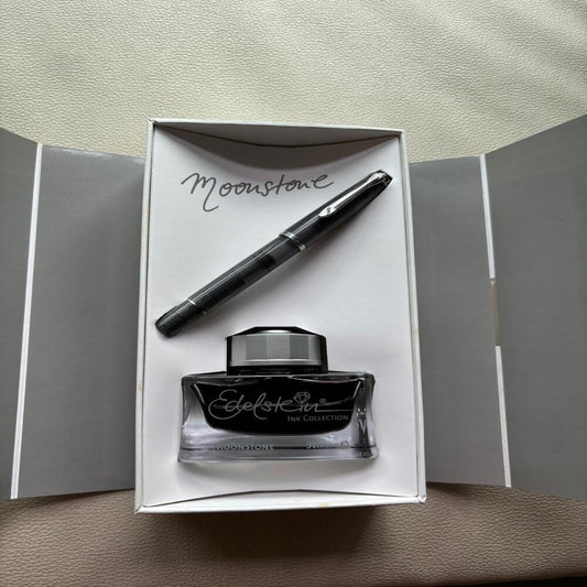 Pelikan M205 Moonstone Fountain Pen Set