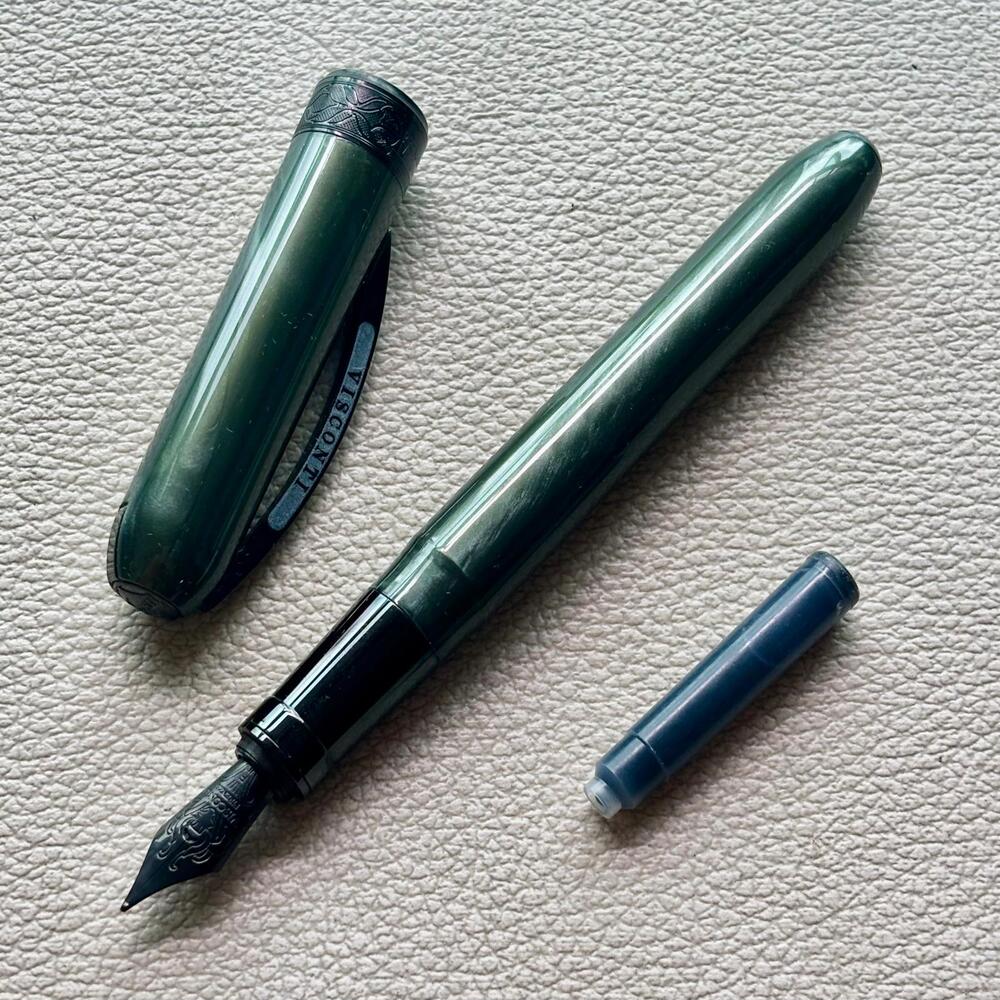 Visconti Olivine Green Black Rembrandt Fountain Pen Discontinue and Rare