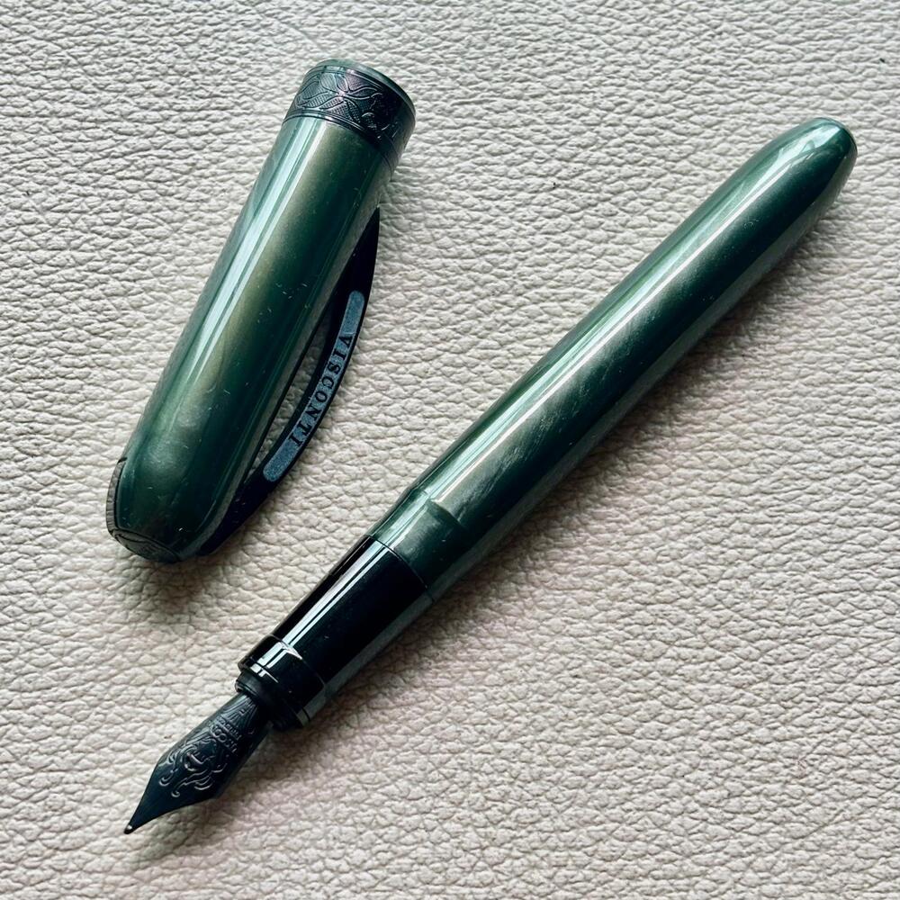 Visconti Olivine Green Black Rembrandt Fountain Pen Discontinue and Rare