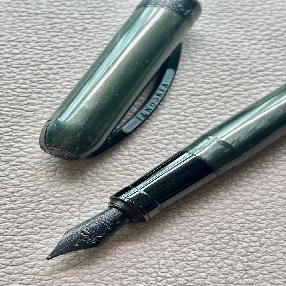 Visconti Olivine Green Black Rembrandt Fountain Pen Discontinue and Rare