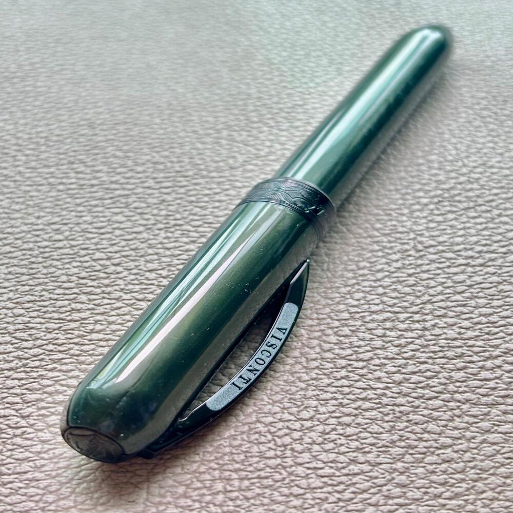 Visconti Olivine Green Black Rembrandt Fountain Pen Discontinue and Rare