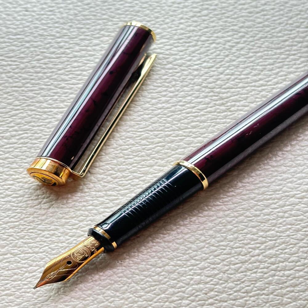 Pelikan Vintage P381 Red Marble Fountain Pen VERY RARE