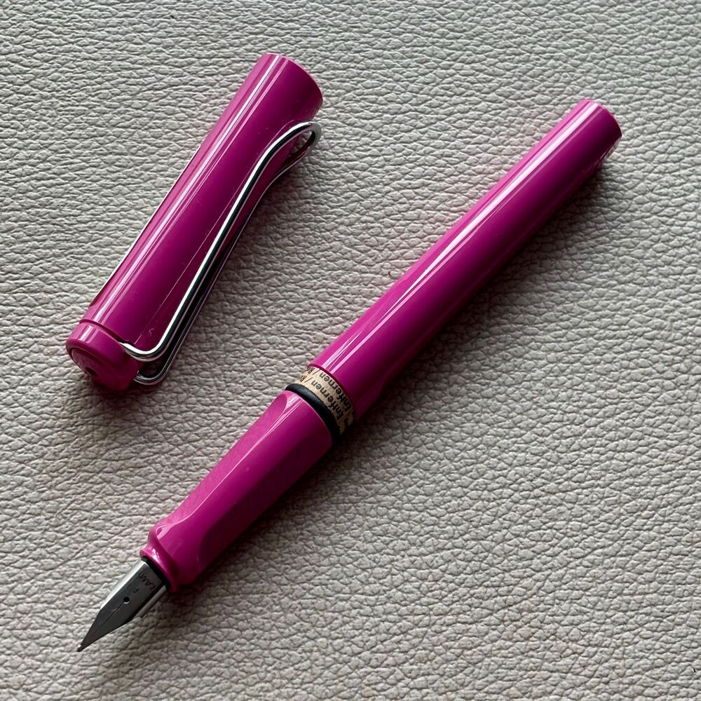 2009 Lamy Pink Silver Clip Safari Fountain Pen Dot Cap