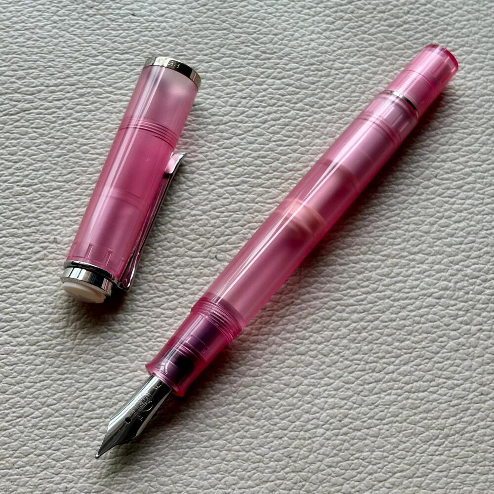 Pelikan M205 Rose Quartz Fountain Pen Set