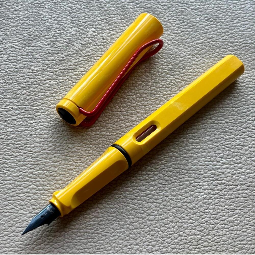 2018 Lamy Pokemon Yellow Red Clip Safari Fountain Pen Limited Edition Make for China