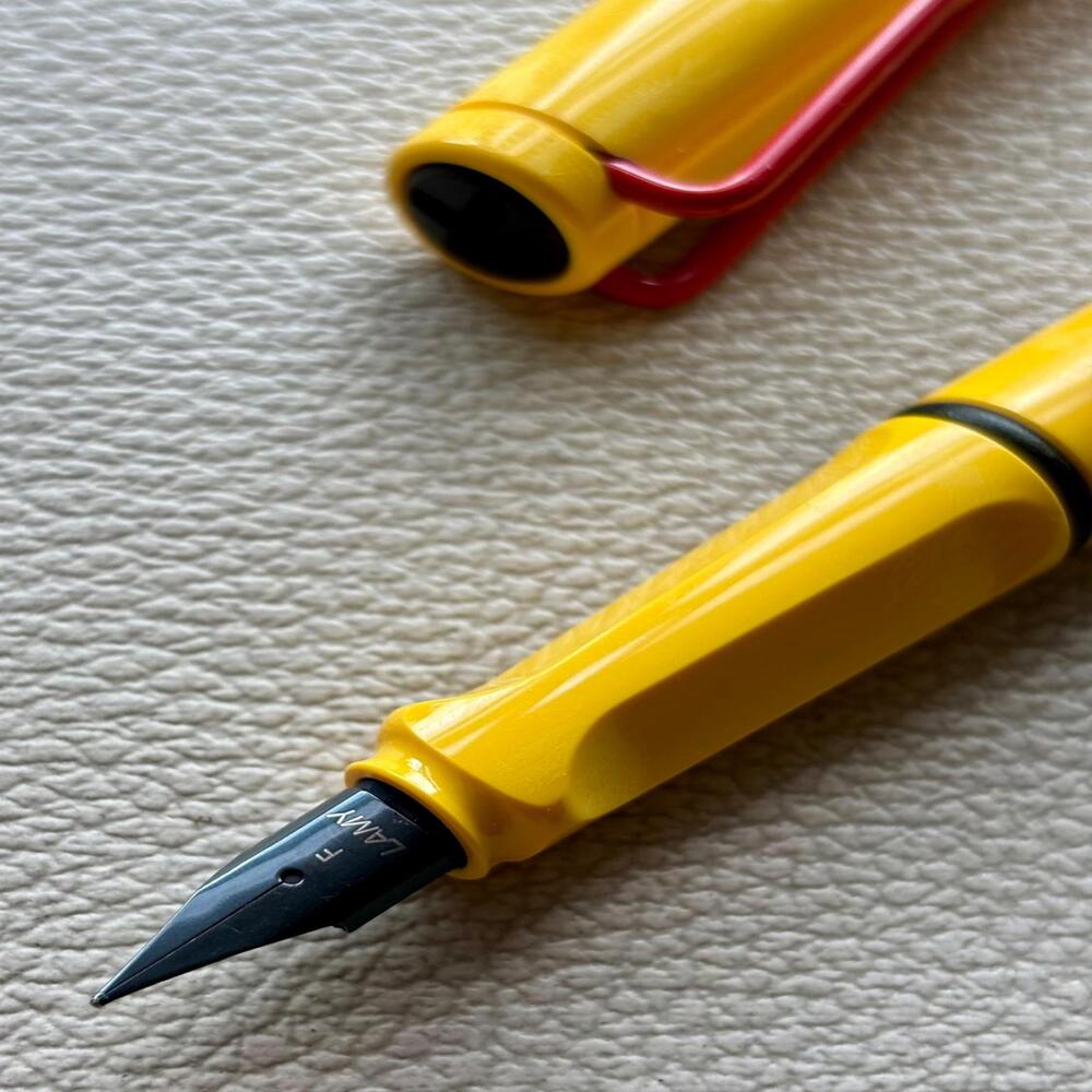 2018 Lamy Pokemon Yellow Red Clip Safari Fountain Pen Limited Edition Make for China