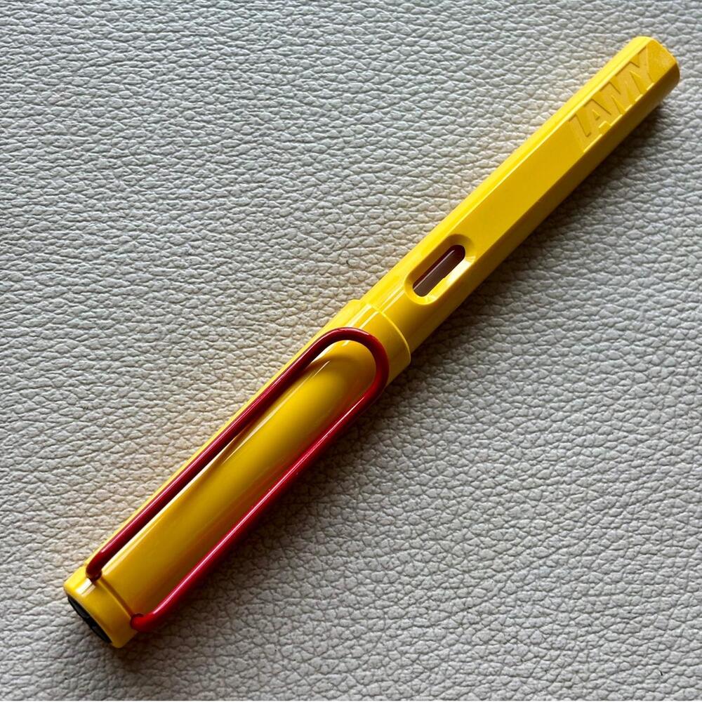 2018 Lamy Pokemon Yellow Red Clip Safari Fountain Pen Limited Edition Make for China