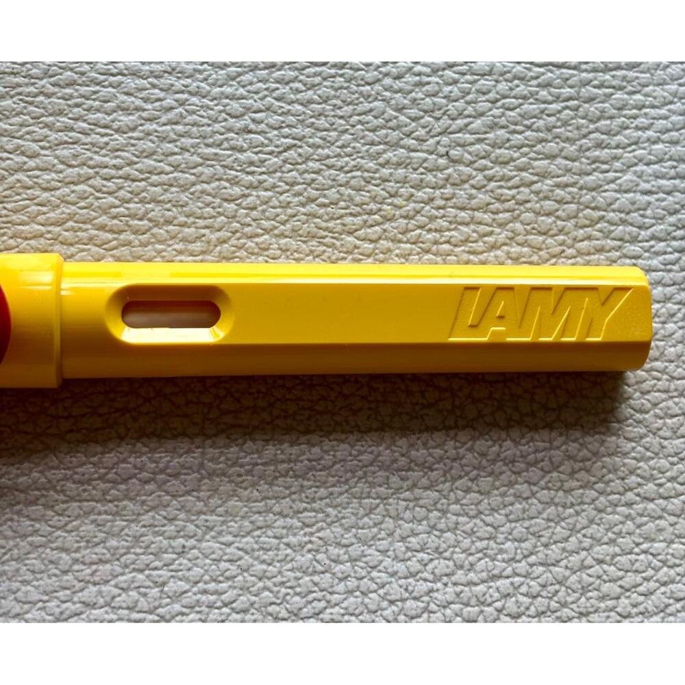 2018 Lamy Pokemon Yellow Red Clip Safari Fountain Pen Limited Edition Make for China