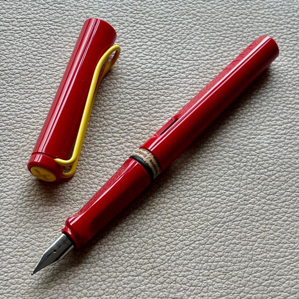 2012 Lamy Red Yellow Clip Safari Fountain Pen Limited Edition Make for China