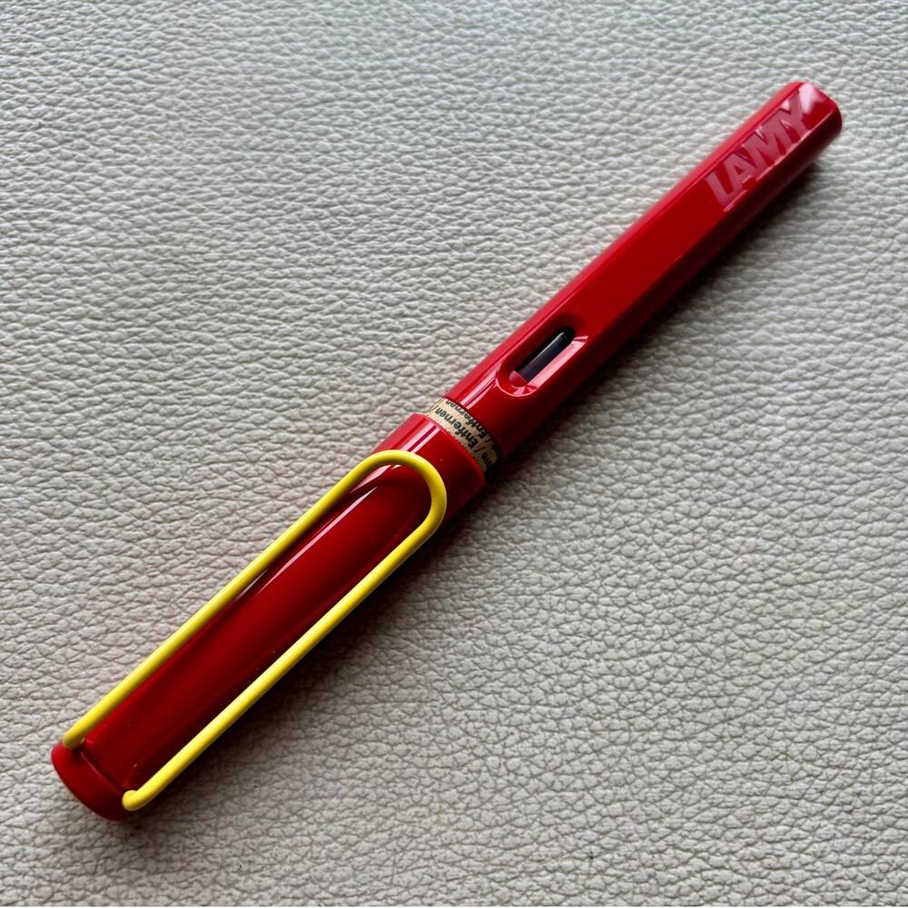 2012 Lamy Red Yellow Clip Safari Fountain Pen Limited Edition Make for China