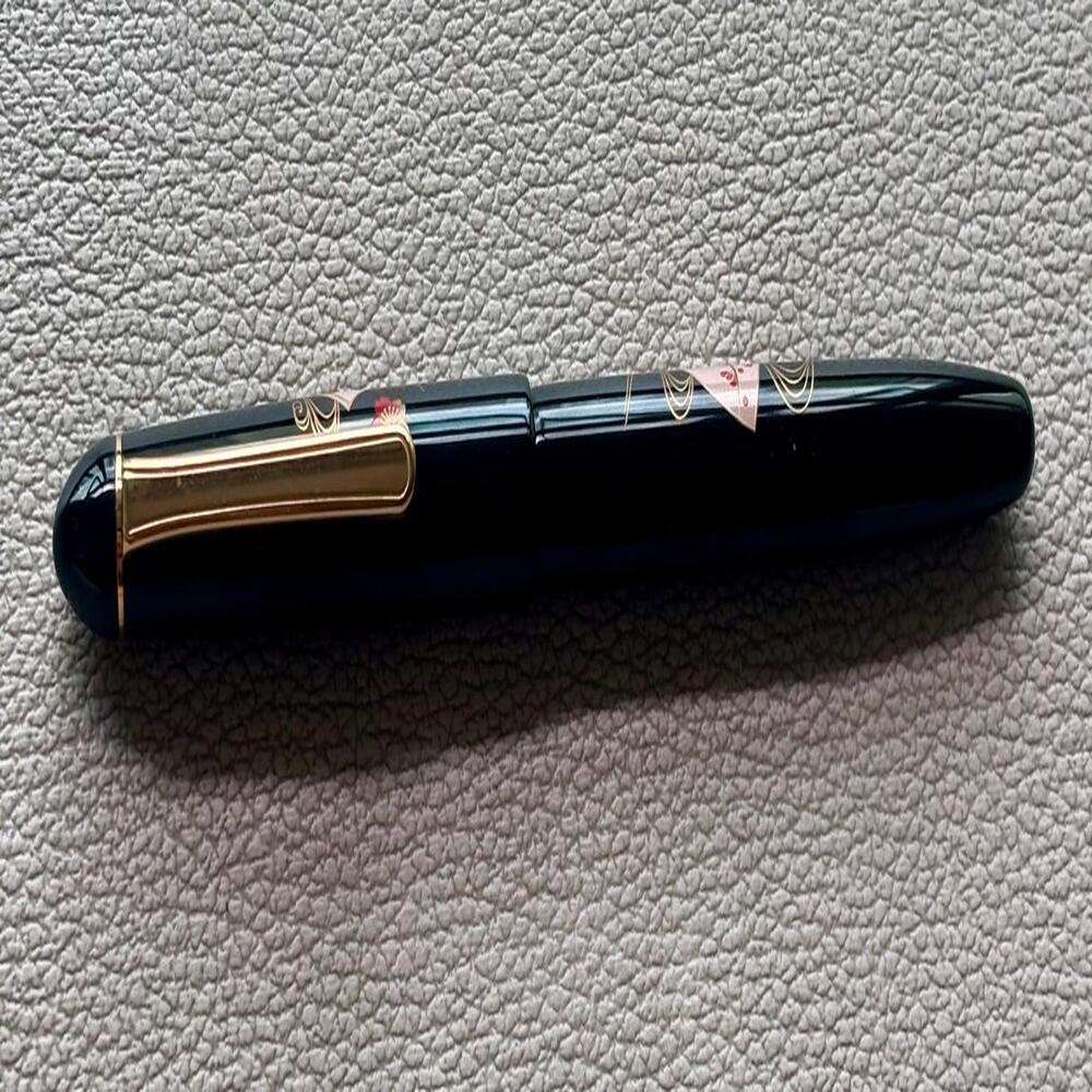 Platinum 3776 Maki-e Senmen Fountain Pen 14k Gold nib.
