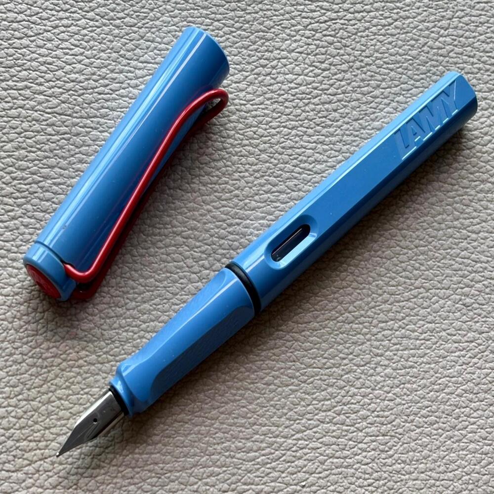2006 Lamy Sky Blue Red Clip Safari Fountain Pen Red Dot Cap Limited Edition