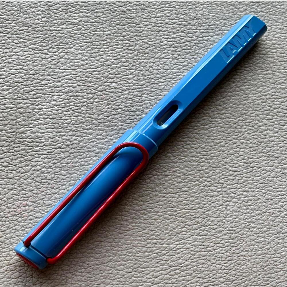 2006 Lamy Sky Blue Red Clip Safari Fountain Pen Red Dot Cap Limited Edition