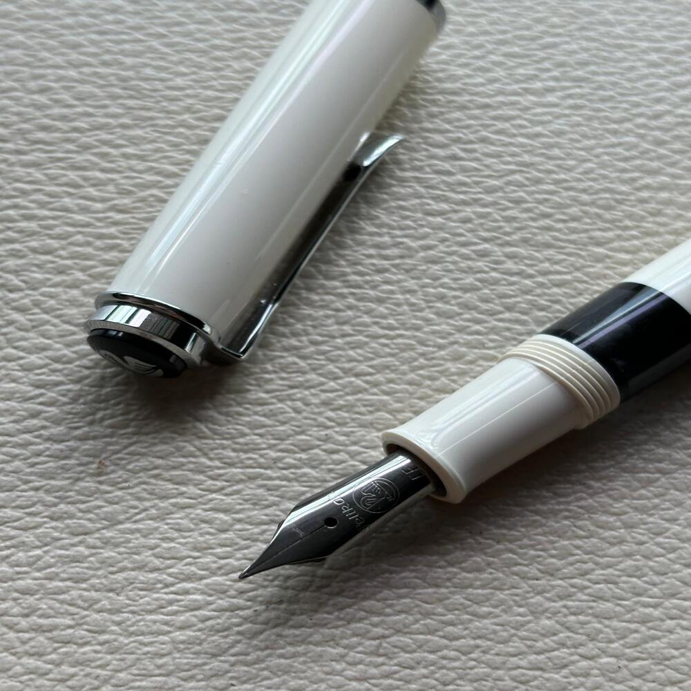 Pelikan M205 White Fountain Pen