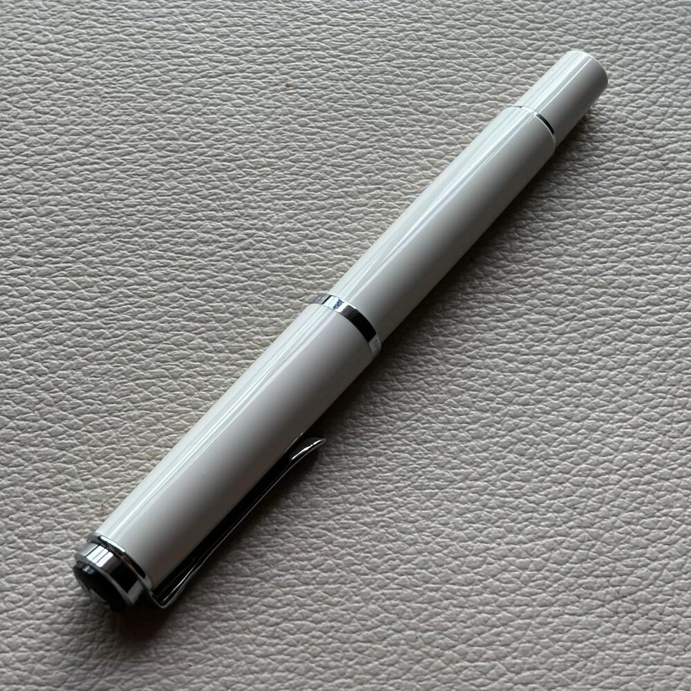 Pelikan M205 White Fountain Pen