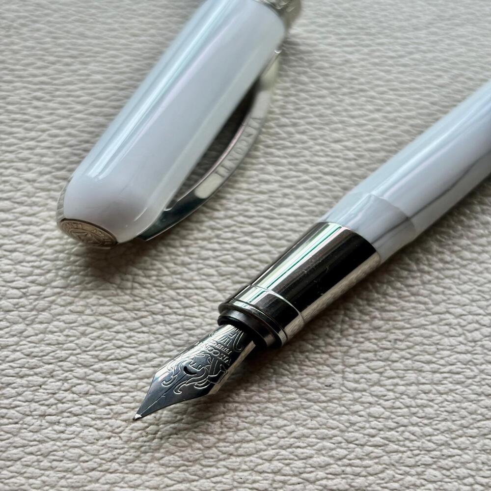 Visconti White Rembrandt Fountain Pen