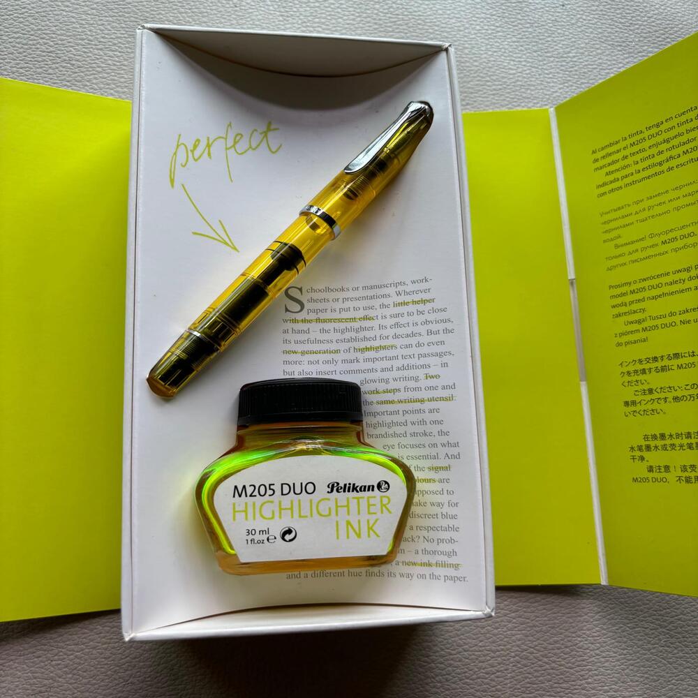 Pelikan M205 Yellow Highlighter Fountain Pen Set Special Edition.