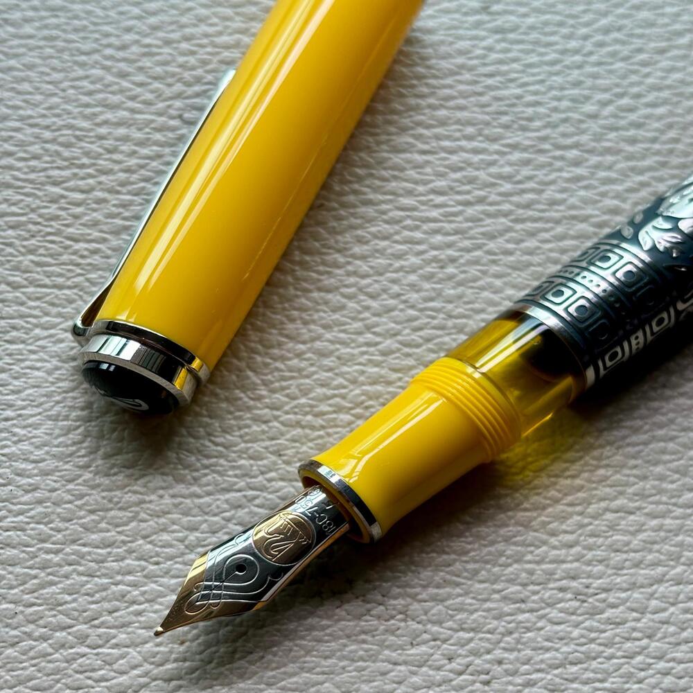 Pelikan M910 Yellow Toledo Fountain Pen Special Edition 2010
