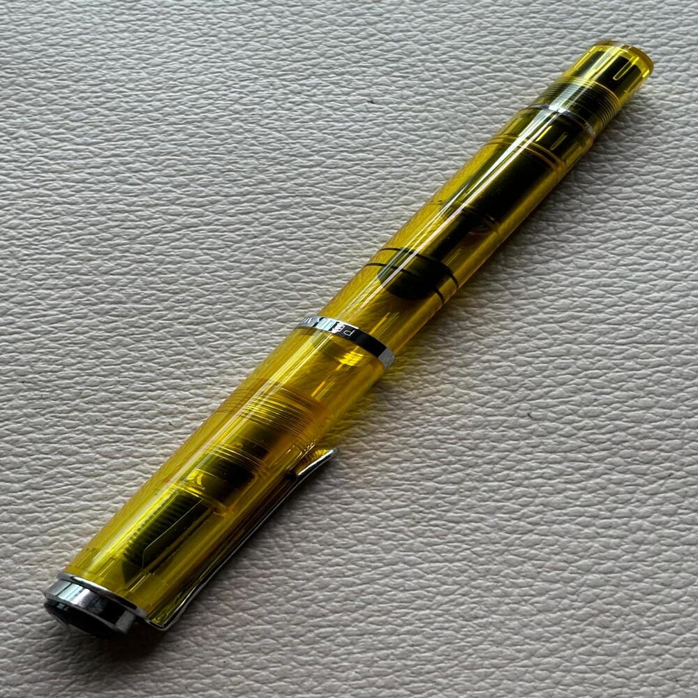 Pelikan M205 Yellow Highlighter Fountain Pen Set Special Edition.