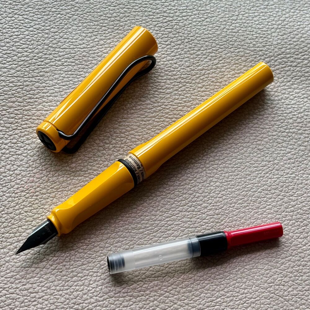 Lamy Yellow Black Clip Safari Fountain Pen Discontinued