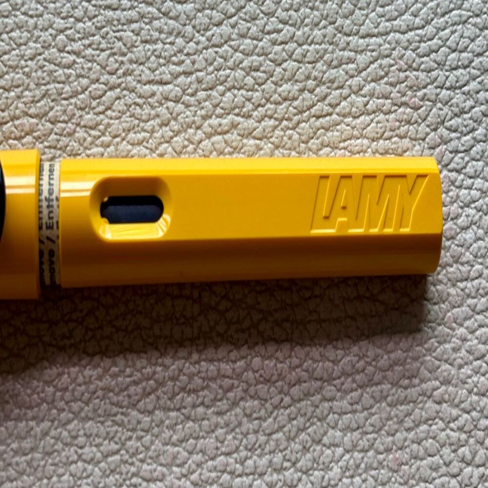 Lamy Yellow Black Clip Safari Fountain Pen Discontinued